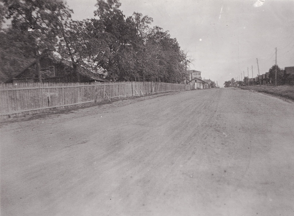 7. НВ-3297-6. Улица Липовый тракт после ремонта дороги. 1930-е гг..jpg
