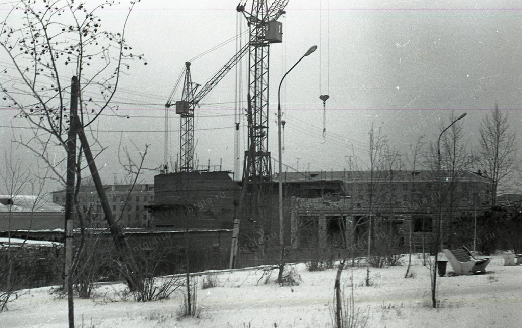 Строительство дома политического просвещения 1980 г..jpg