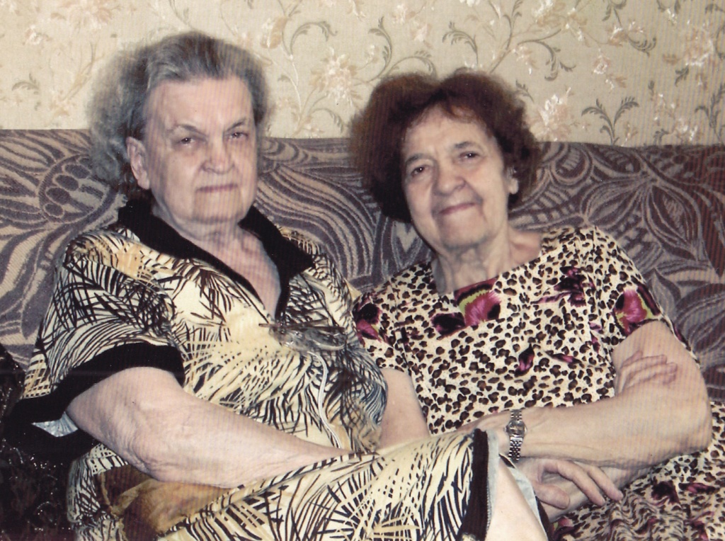 2 НВ-28050-1 фото чб А. К. Гуськова Т. К. Гуськова 2009 год.jpg