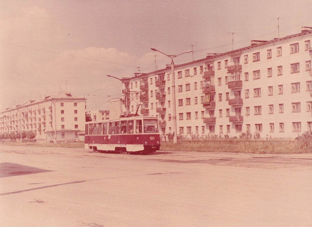 НВ-15548-10 фото цв. Трамвай в дзержинском р-не (УВЗ-Ленинградский проспект-Пихтовые горы) ко дню города-78.jpg