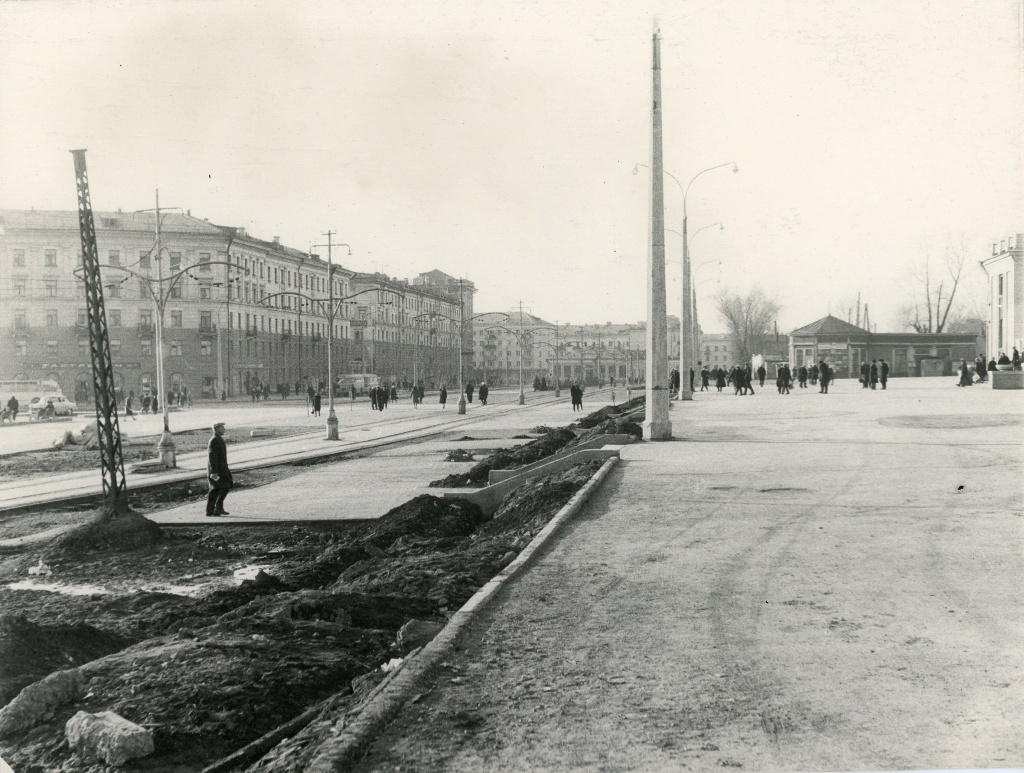 06НВ-21344-9. Ул. Садовая. Привокзальная площадь. 2 пол.1960-х гг..jpg