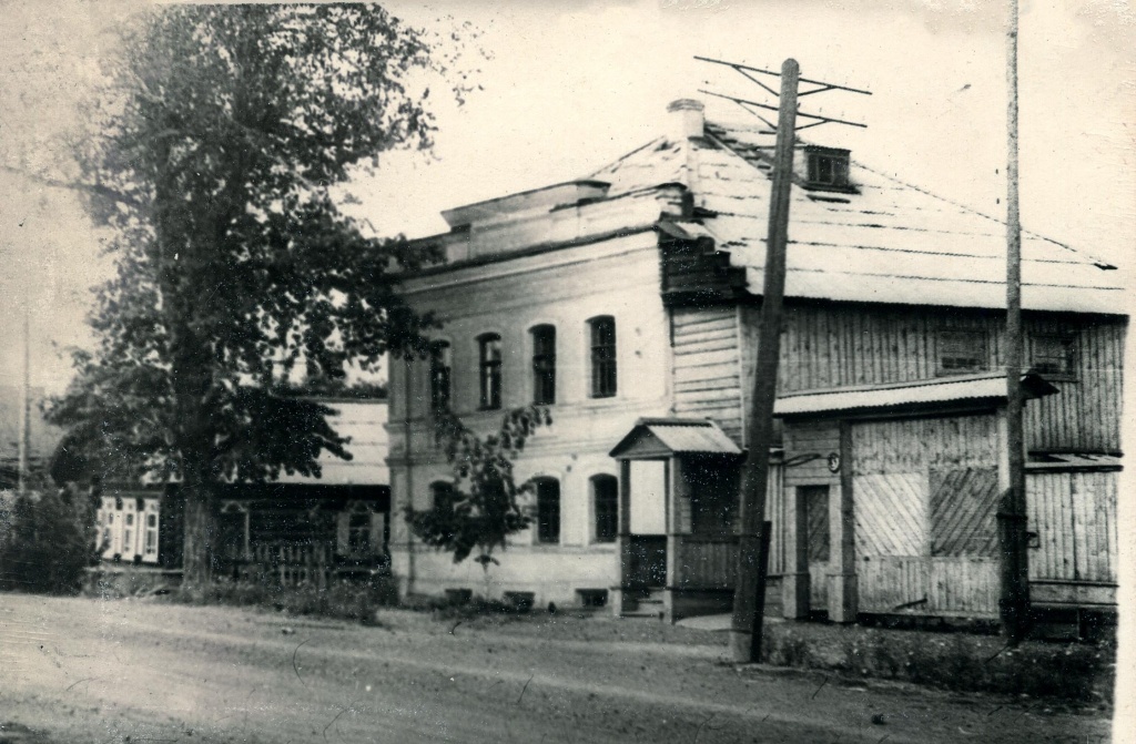 ФНВ-5162-021. Ул. Верхняя Черепанова. Северная сторона. 1964 г. Фото Кожевникова_.jpg